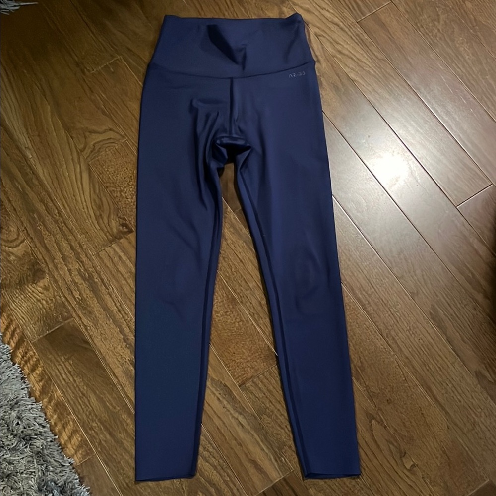 AR-33 Navy Blue High-Waisted Leggings x-small